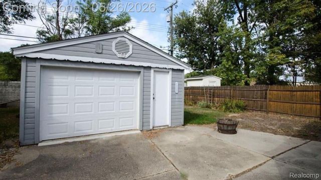 27791 Groveland Street, Madison Heights, MI 48071