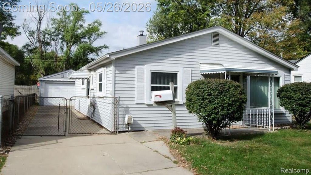 27791 Groveland Street, Madison Heights, MI 48071