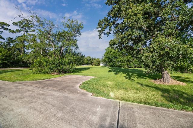 3410 Byway Street, Shoreacres, TX 77571