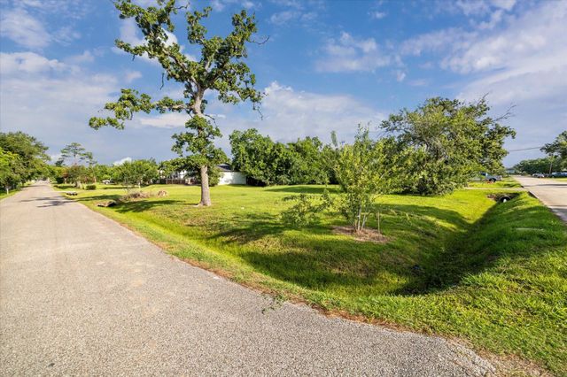 3410 Byway Street, Shoreacres, TX 77571