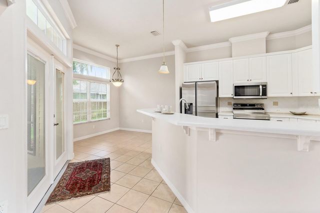 8430 SW 10TH PLACE, Gainesville, FL 32607