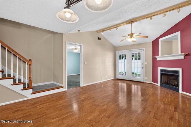 12373 Springmeadow Dr, Louisville, KY 40229