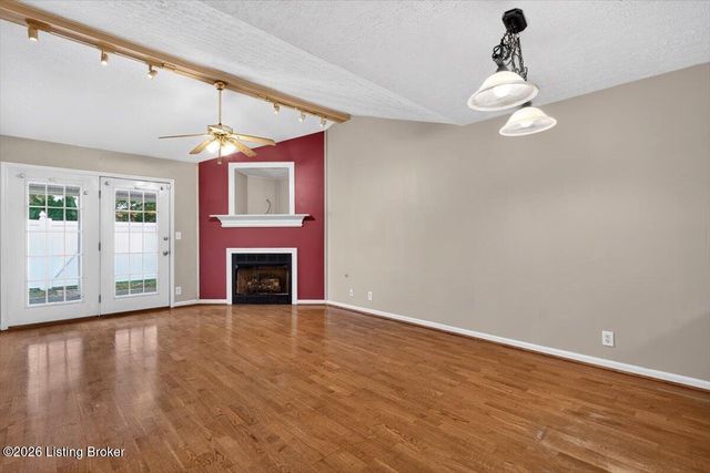 12373 Springmeadow Dr, Louisville, KY 40229