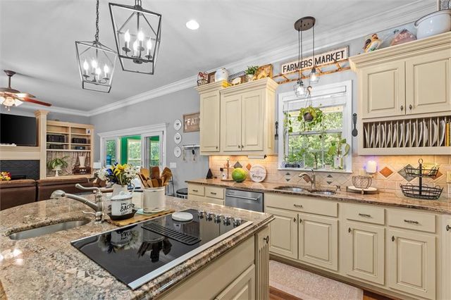 900 Old Four Notch Road, Whitesburg, GA 30185