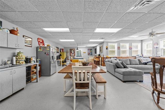 900 Old Four Notch Road, Whitesburg, GA 30185