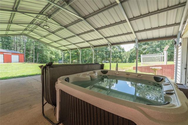900 Old Four Notch Road, Whitesburg, GA 30185