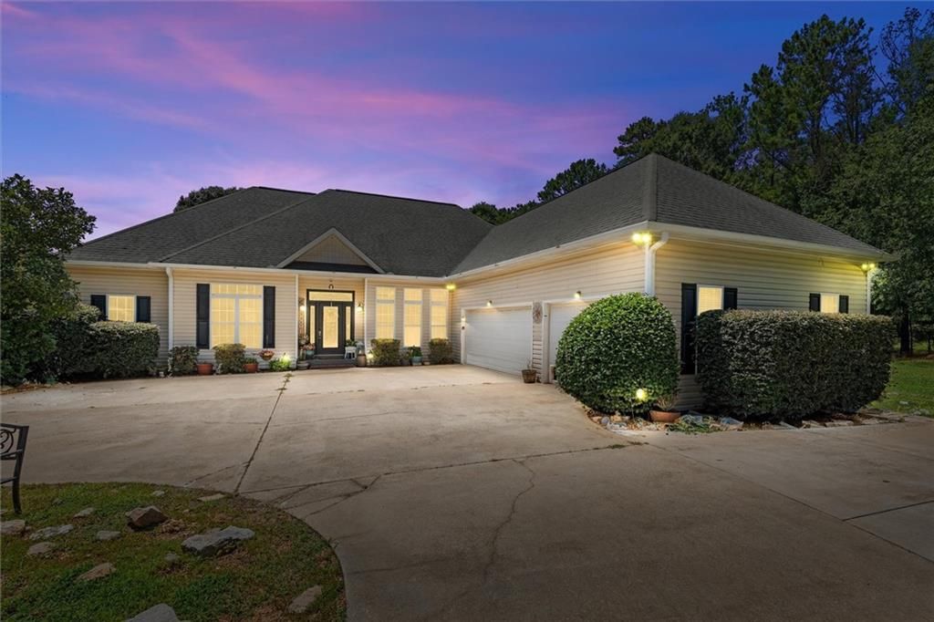 900 Old Four Notch Road, Whitesburg, GA 30185