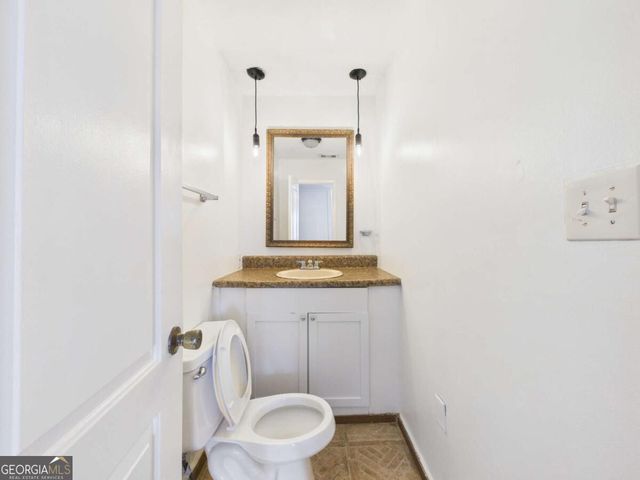 211 W 59Th Street, Savannah, GA 31405