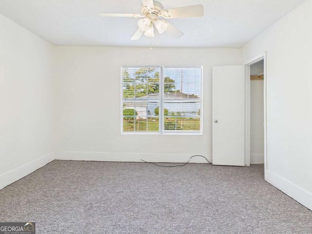211 W 59Th Street, Savannah, GA 31405