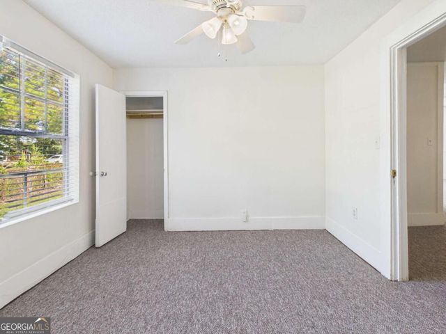 211 W 59Th Street, Savannah, GA 31405