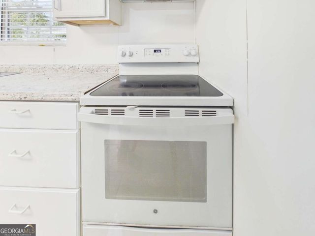 211 W 59Th Street, Savannah, GA 31405
