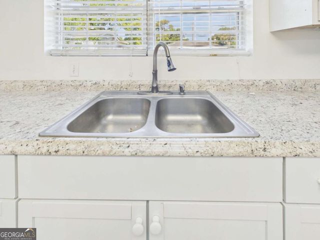 211 W 59Th Street, Savannah, GA 31405