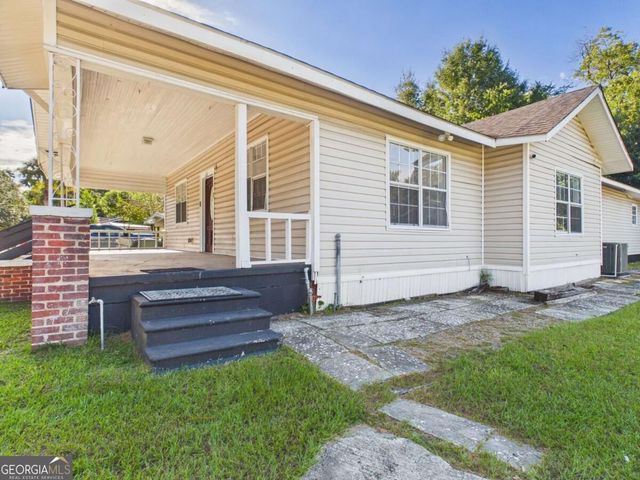 211 W 59Th Street, Savannah, GA 31405