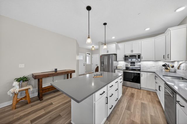 698 Shardlow Place NE, Byron, MN 55920