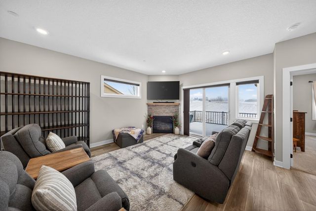 698 Shardlow Place NE, Byron, MN 55920