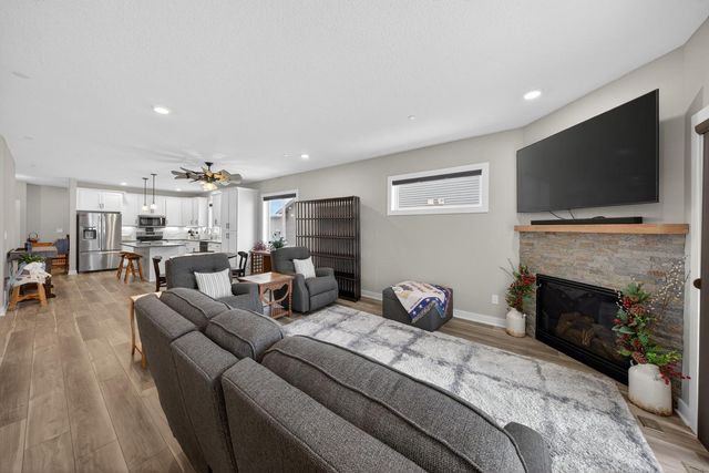 698 Shardlow Place NE, Byron, MN 55920