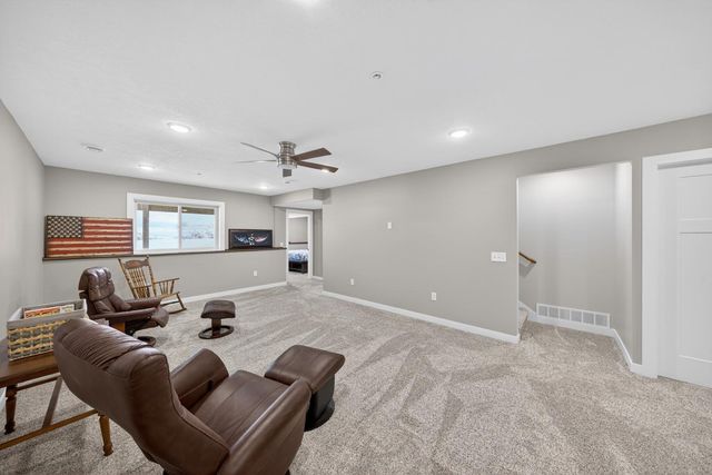 698 Shardlow Place NE, Byron, MN 55920