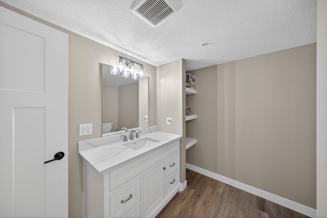 698 Shardlow Place NE, Byron, MN 55920