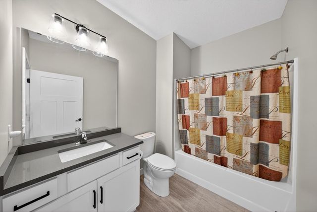 698 Shardlow Place NE, Byron, MN 55920