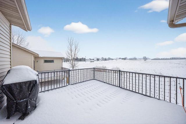 698 Shardlow Place NE, Byron, MN 55920