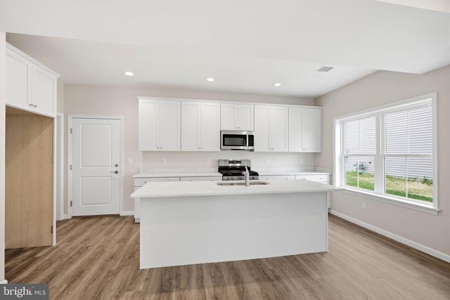 26 WATER LEAF RD, Lancaster, PA 17603