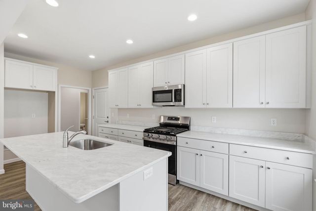 26 WATER LEAF RD, Lancaster, PA 17603