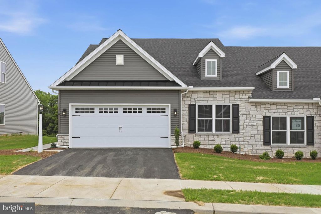 26 WATER LEAF RD, Lancaster, PA 17603
