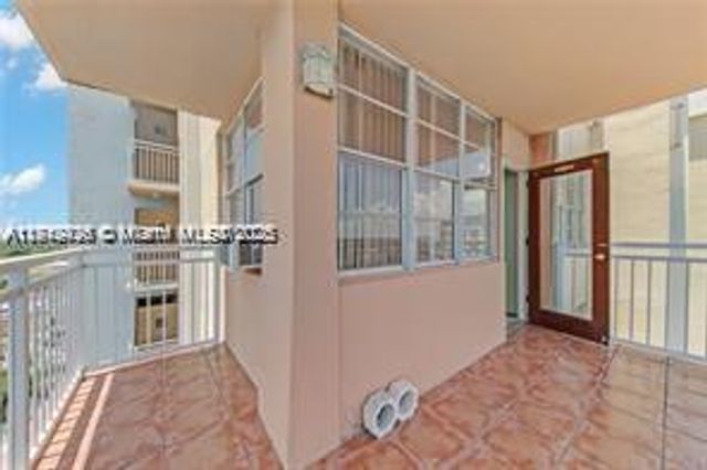 2025 NE 164th St 904, North Miami Beach, FL 33162
