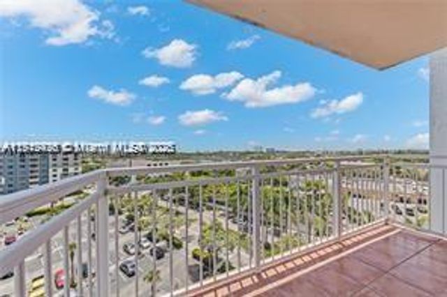 2025 NE 164th St 904, North Miami Beach, FL 33162