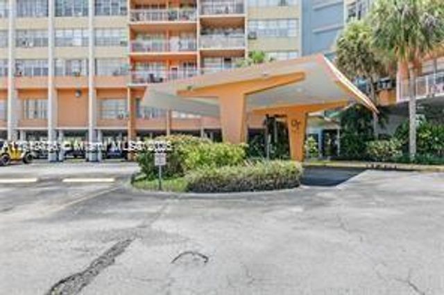 2025 NE 164th St 904, North Miami Beach, FL 33162