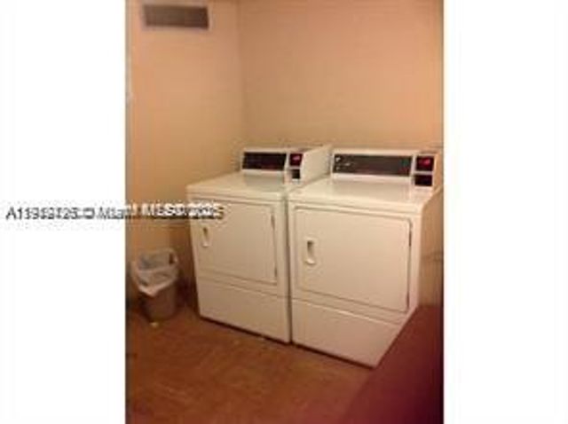 2025 NE 164th St 904, North Miami Beach, FL 33162