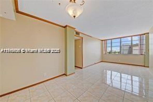 2025 NE 164th St 904, North Miami Beach, FL 33162