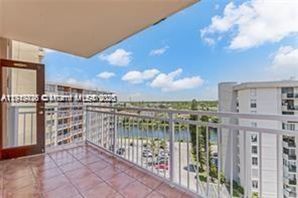 2025 NE 164th St 904, North Miami Beach, FL 33162