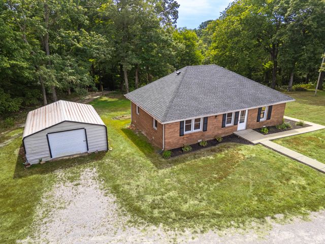4550 Antioch Rd, Hopkinsville, KY 42240