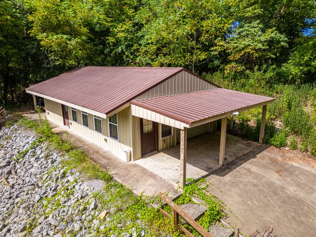 4550 Antioch Rd, Hopkinsville, KY 42240