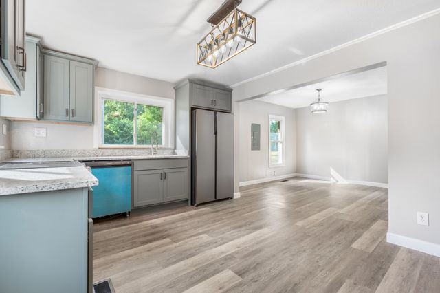 4550 Antioch Rd, Hopkinsville, KY 42240