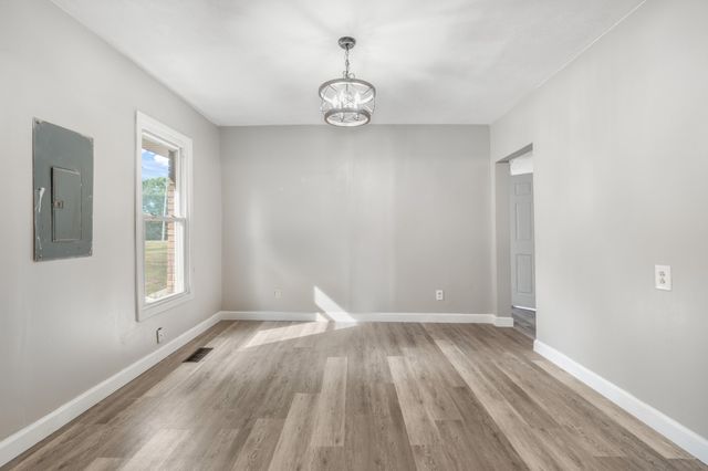 4550 Antioch Rd, Hopkinsville, KY 42240