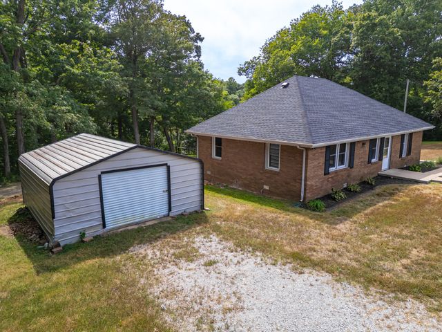 4550 Antioch Rd, Hopkinsville, KY 42240