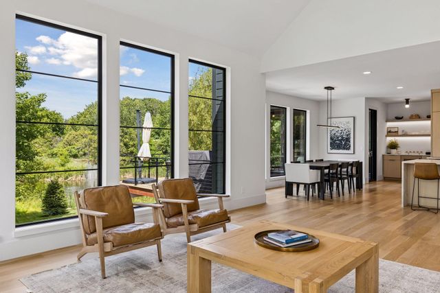 2980 Washta Bay Court, Chanhassen, MN 55331