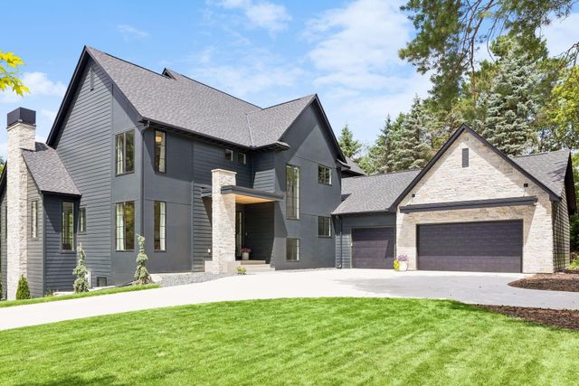 2980 Washta Bay Court, Chanhassen, MN 55331