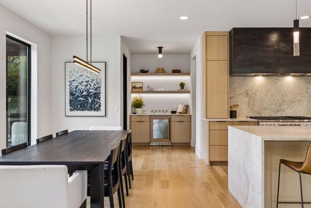 2980 Washta Bay Court, Chanhassen, MN 55331