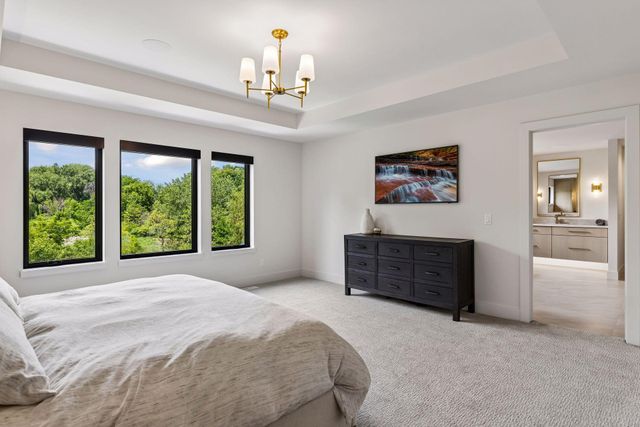 2980 Washta Bay Court, Chanhassen, MN 55331