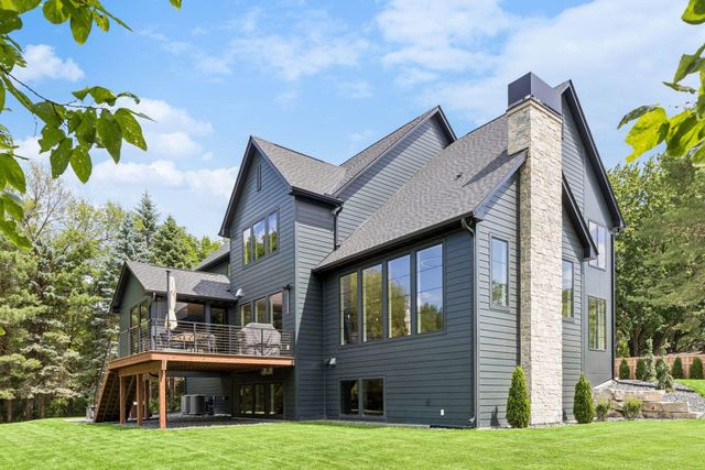 2980 Washta Bay Court, Chanhassen, MN 55331