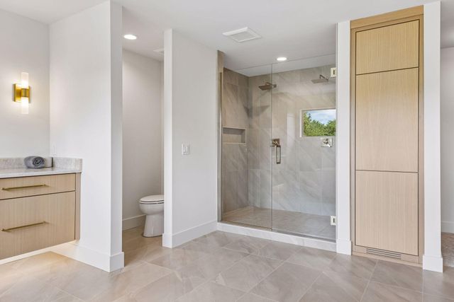 2980 Washta Bay Court, Chanhassen, MN 55331
