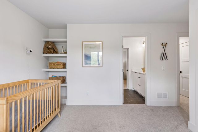 2980 Washta Bay Court, Chanhassen, MN 55331