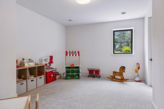 2980 Washta Bay Court, Chanhassen, MN 55331