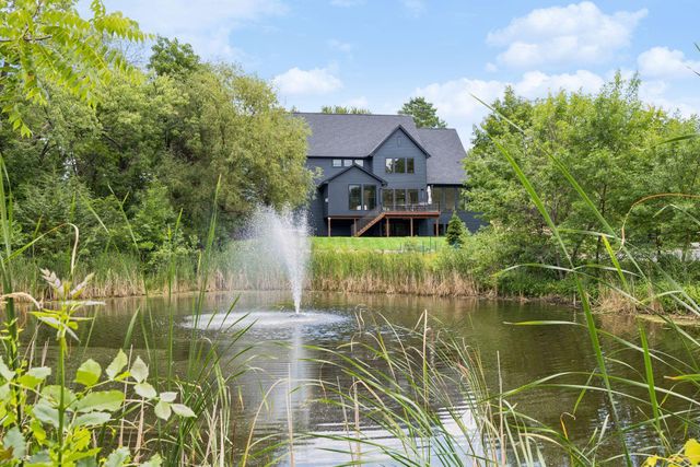 2980 Washta Bay Court, Chanhassen, MN 55331