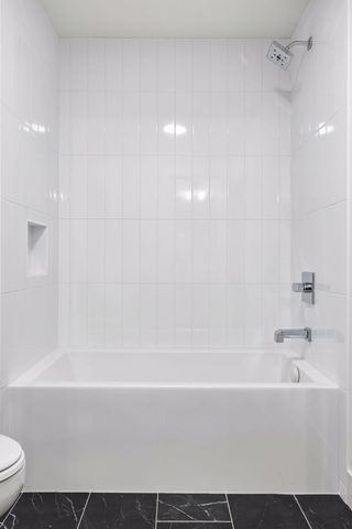 2980 Washta Bay Court, Chanhassen, MN 55331