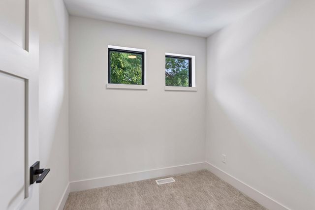 2980 Washta Bay Court, Chanhassen, MN 55331