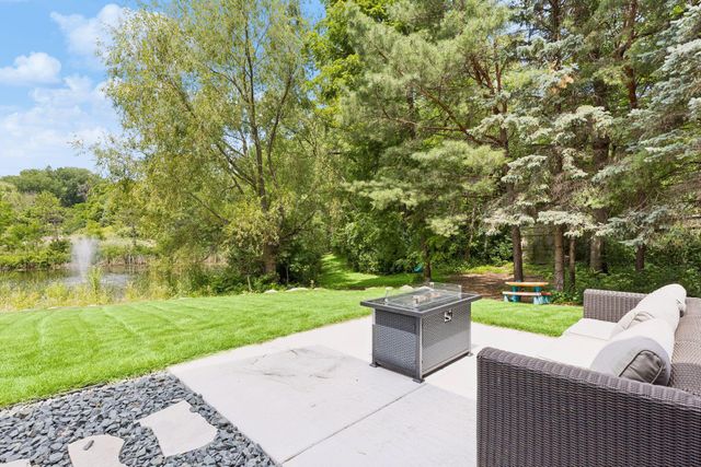 2980 Washta Bay Court, Chanhassen, MN 55331